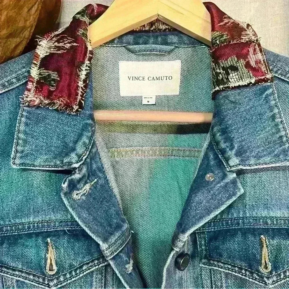 VINCE CAMUTO Jean Jacket Size M - Picture 5 of 10